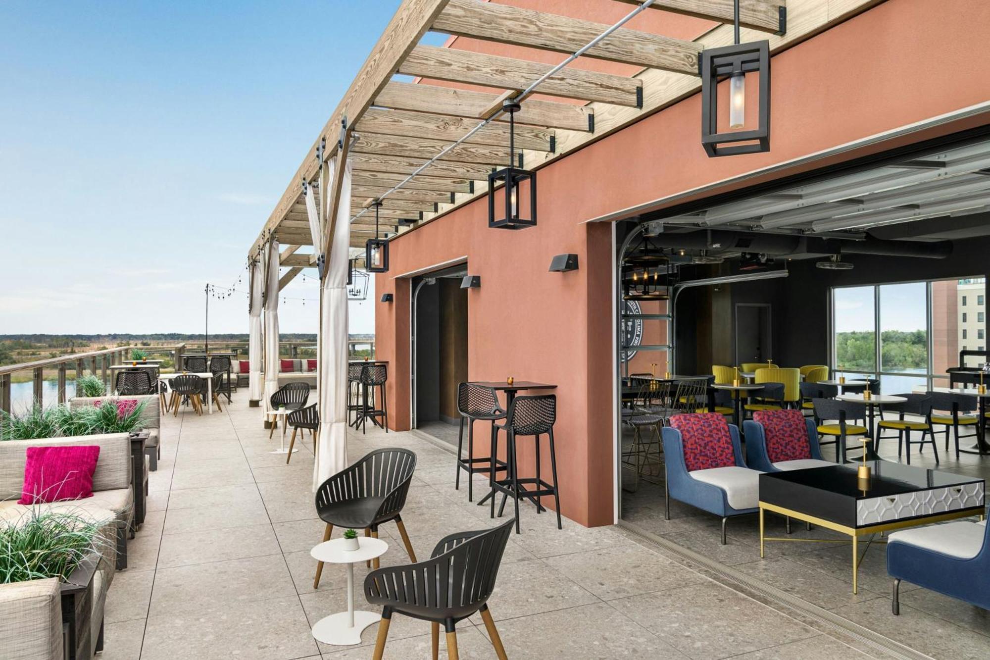 Hotel Aloft Wilmington At Coastline Center Exterior foto